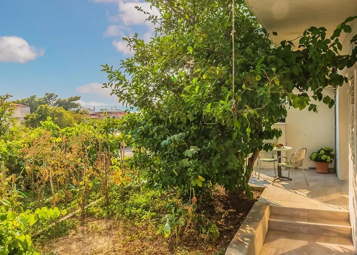 Apartments Maestral