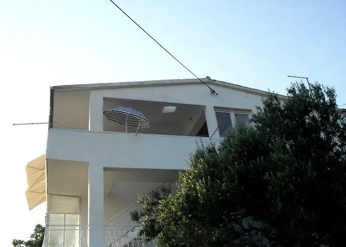 Apartments Maestral